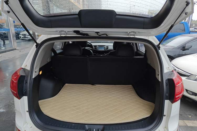 Used Kia Sportage R 2014 2.0L Automatic Two-Wheel Drive GLS Trim