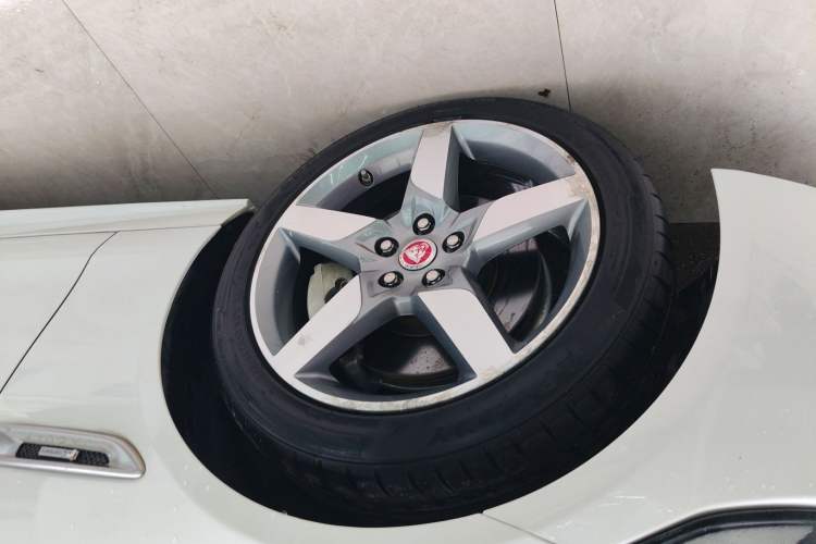 Used Jaguar XE 2015 2.0T 200 PS R-Sport
