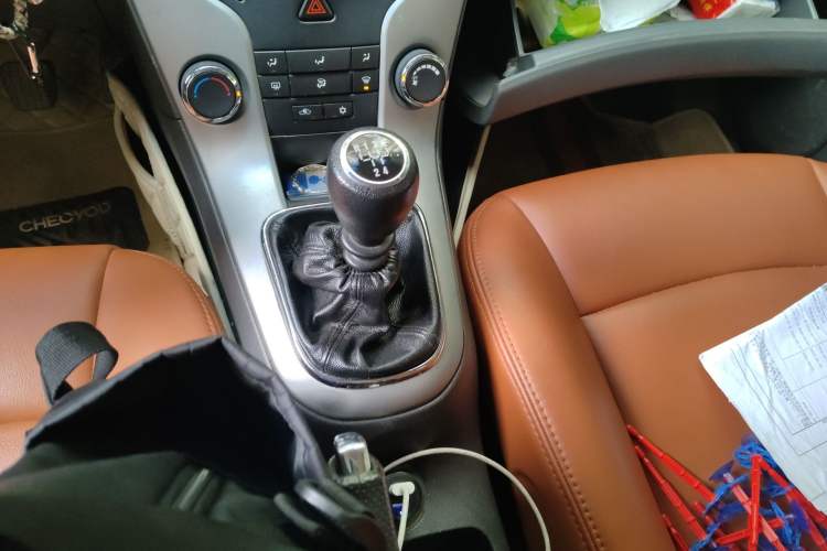 Used Chevrolet Cruze 2013 1.6L SL MT Gear Lever