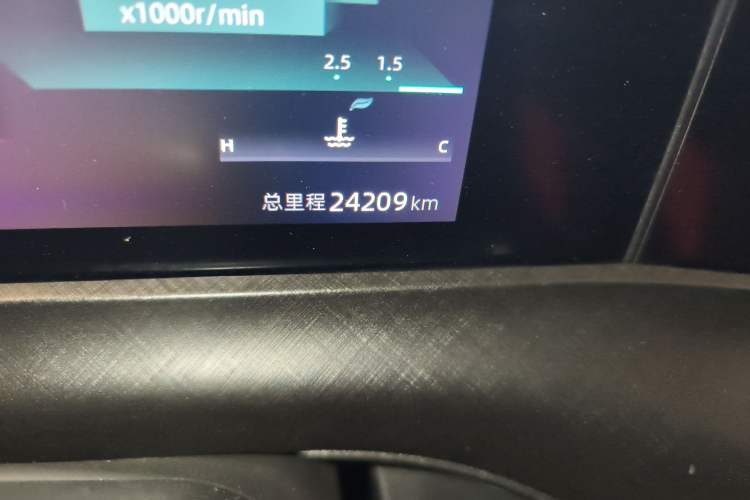 Used CHANGAN UNI-T 2022 2.0T Prestige Version Odometer Close Up