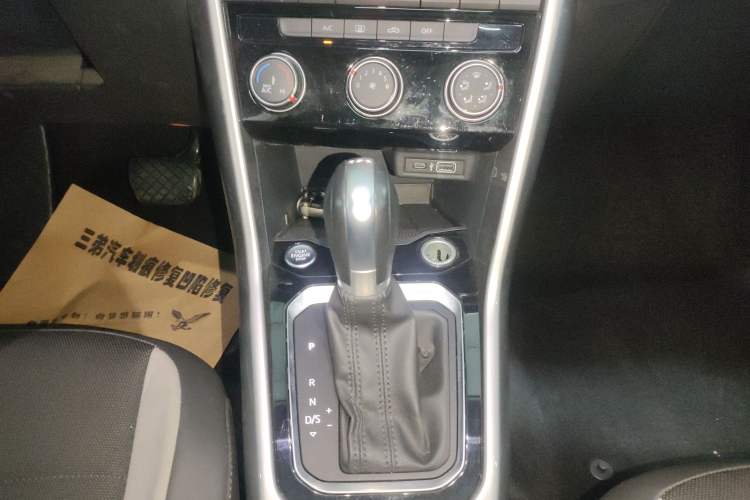 Used Volkswagen T-ROC 2022 280TSI DSG Two-Wheel Drive Elite PLUS
