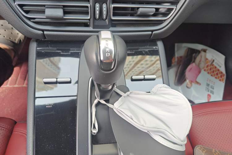 Used Porsche Macan 2024 Macan 2.0T Gear Lever