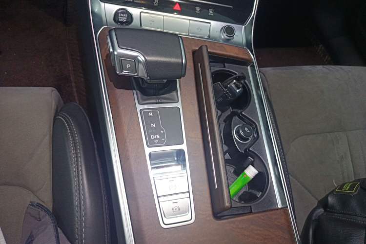 Used Audi A6L 2023 45 TFSI quattro Prestige Dynamic Edition Gear Lever