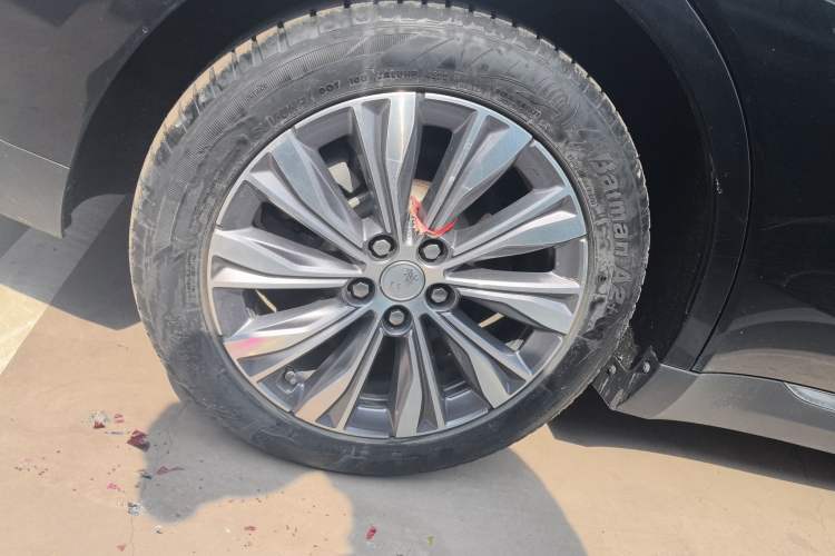 Used Hongqi E-QM5 2022 431 km Charge & Enjoy Edition
