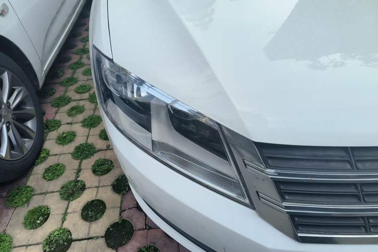 Used Volkswagen Lavida 2013 Revised Classic 1.6L Automatic Fashion Edition
