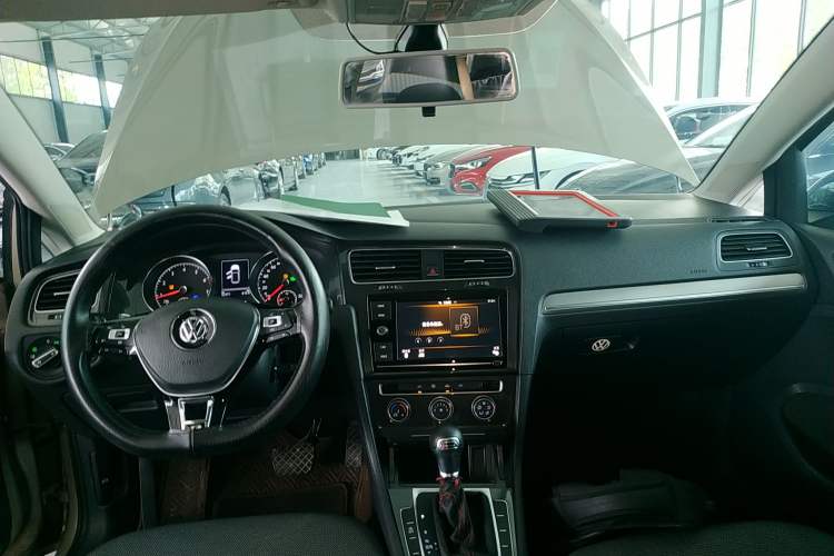 Used Volkswagen Golf 2019 280TSI DSG Comfort Version China VI Standard
