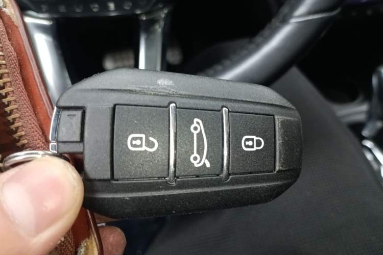 Used Peugeot 2008 2014 1.6L Automatic Navigation Edition