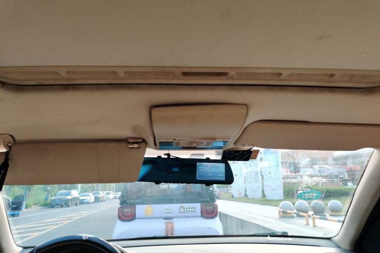 Used Volkswagen Lavida 2013 Restyled Classic 1.6L Manual Comfort Edition Headliner