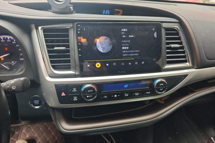 Used Toyota Highlander 2018 2.0T Four-Wheel Drive Luxury Edition 7 Seats China V Emission Standard