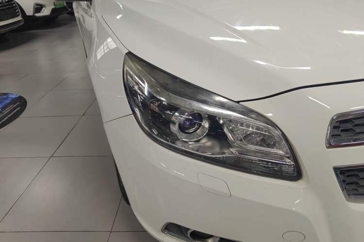 Used Chevrolet Malibu 2014 2.0L Automatic Luxury Edition Right Front Headlight