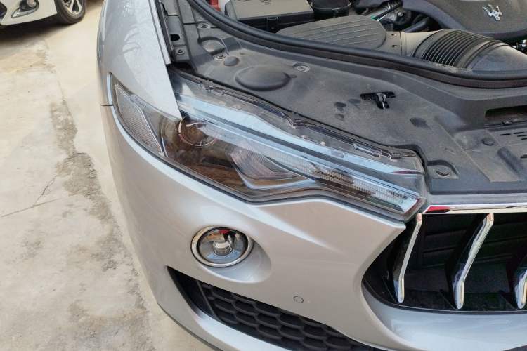 Used Maserati Levante 2016 3.0T Standard Edition Right Front Headlight