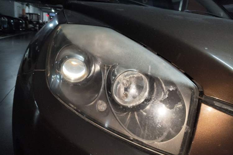 Used Geely Auto GX7 2015 Classic Edition 1.8L Manual Elite Model China IV Right Front Headlight