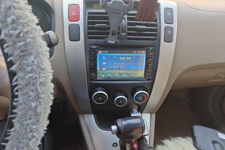 Used Hyundai Tucson 2009 2.0L Automatic Two-Wheel Drive with Sunroof