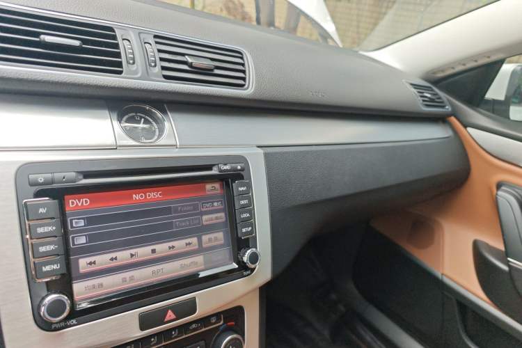 Used Volkswagen FAW-Volkswagen CC 2012 2.0 TSI Luxury Model Audio And AC Panel