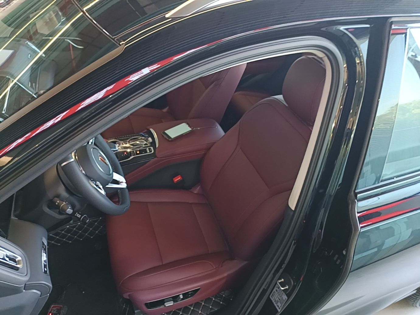 Hongqi HS3 PHEV 2025 Model 117km Jingwei Edition — снимка 17