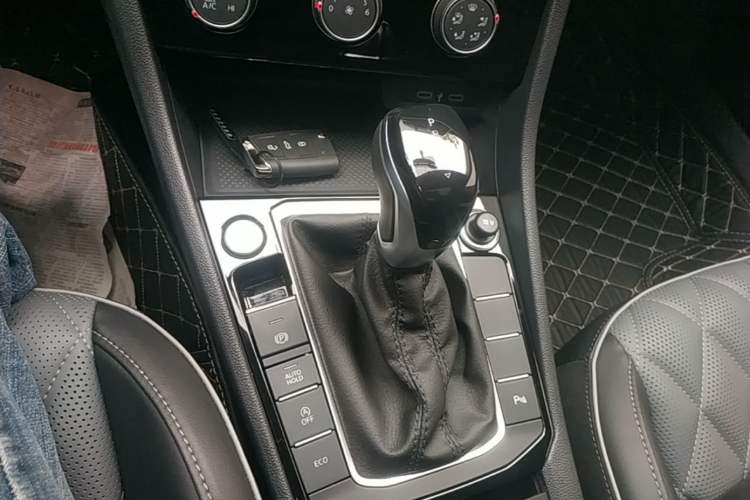 Used Volkswagen Sagitar 2025 Revised Version Three 300TSI DSG Excellence Edition