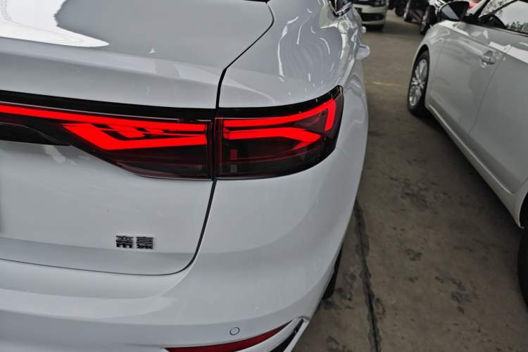 Used Geely Auto Emgrand 2022 4th Generation 1.5L CVT Luxury Model Right Rear Taillight