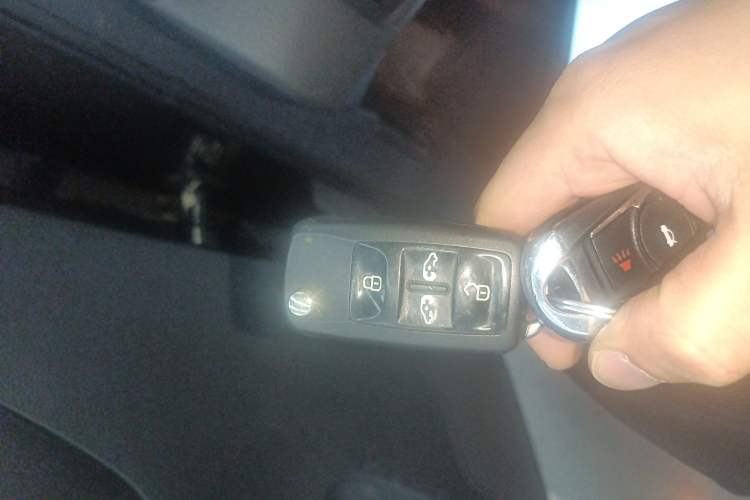 Used Volkswagen Sharan 2014 2.0 TSI Comfort Model Vehicle Key