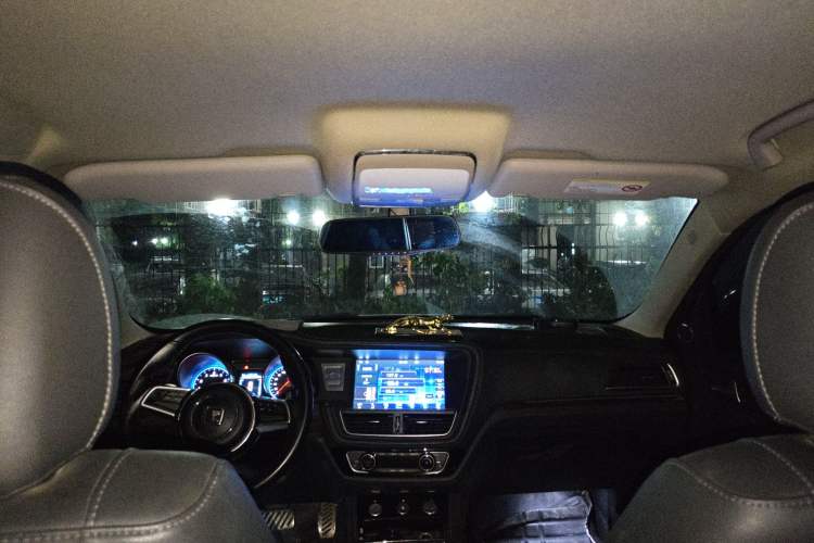 Used Zotye T600 2016 Sport Edition 2.0T DCT Luxury Model Headliner