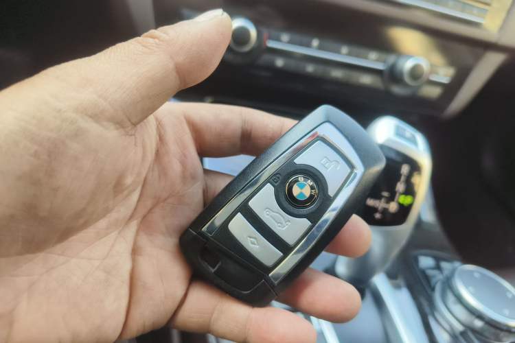 Used BMW 5 Series 2014 525Li Luxury Design Package
