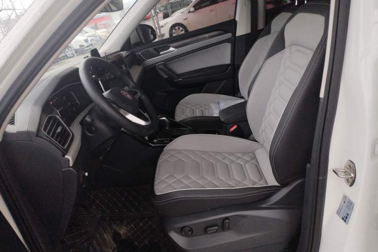 Used Volkswagen Tayron 2024 300TSI Two-Wheel-Drive Luxury Plus Advanced Version Left Front Seat