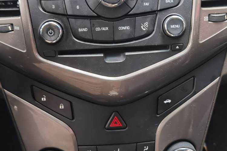 Used Chevrolet Cruze 2015 1.5L Manual Elite Edition Audio And AC Panel