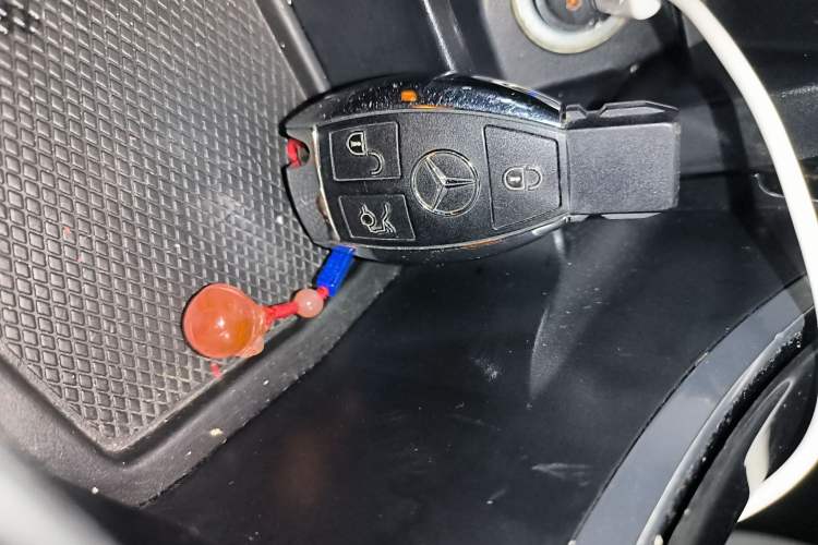 Used Mercedes-Benz C-Class 2016 C 200 Sport Edition Vehicle Key