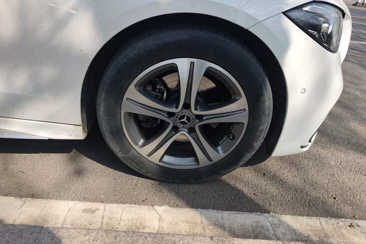 Used Mercedes-Benz C-Class 2022 Restyled C 200 L Sport Edition Right Front Wheel Hub