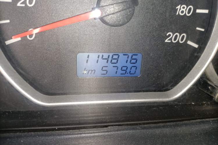 Used Wuling Hongguang 2015 1.5L S Base Model China IV Odometer Close Up