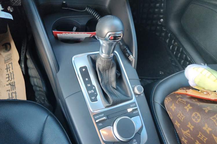 Used Audi A3 2018 30th Anniversary Edition Sportback 35 TFSI Fashion Model Gear Lever