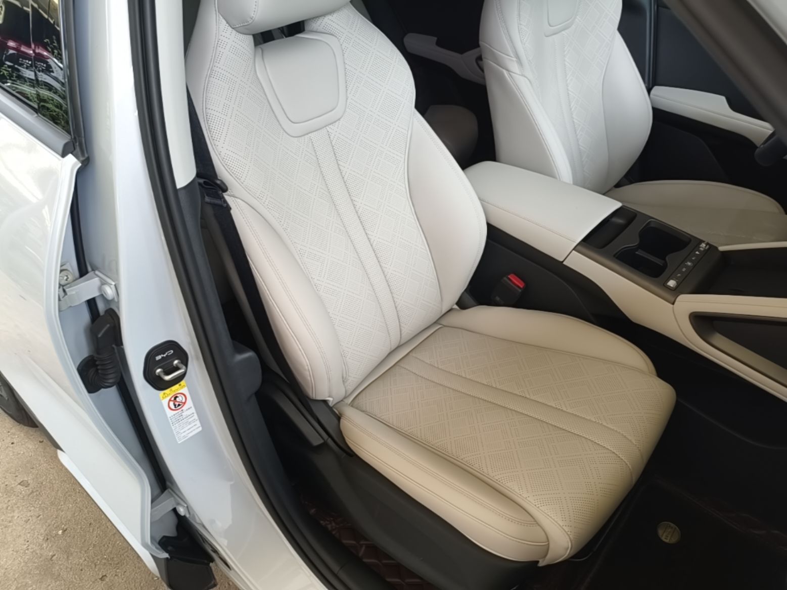 BYD Yuan UP 2025 Intelligent Driving Version 401 KM Dynamic Edition — снимка 19