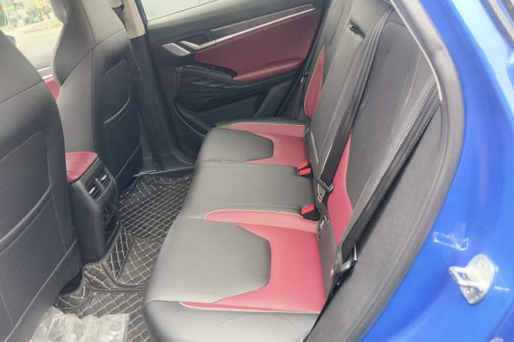 Used SOL QX 2021 300T DCT Prestige Smart Connectivity Version Left Rear Seat