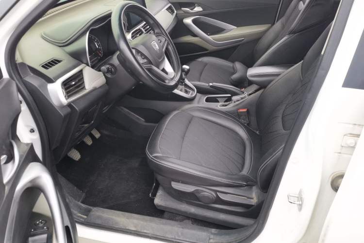 Used Baojun 510 2017 1.5L Manual Fashion Model
