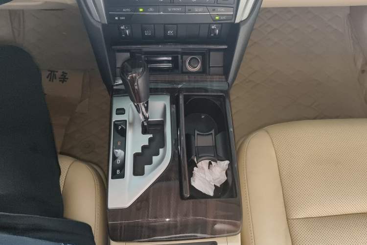 Used Toyota Camry 2015 Dual-Engine 2.5 HG Luxury Navigation Edition Gear Lever