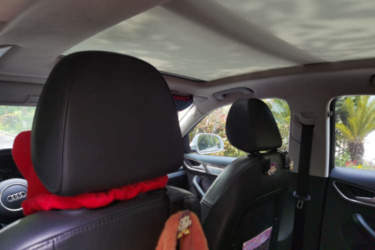 Used Audi Q3 2015 35 TFSI Comfort Model Headliner