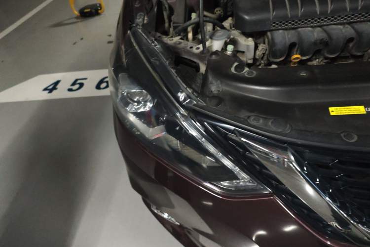 Used Nissan Sylphy 2016 1.6XV CVT Smart Enjoyment Version Right Front Headlight