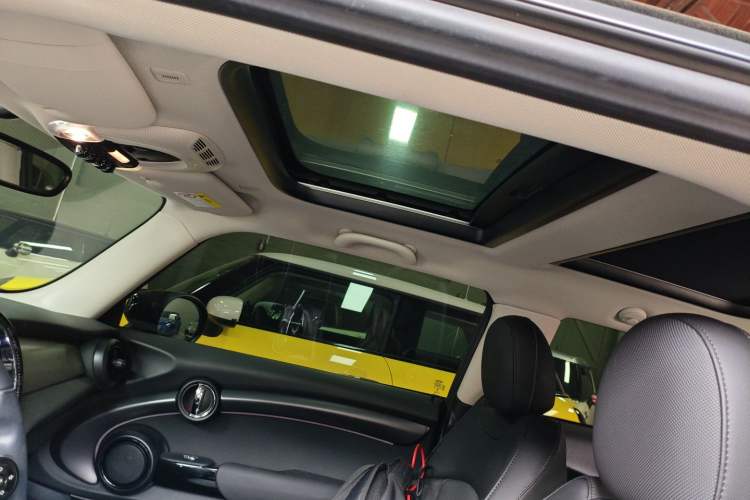 Used MINI 2022 1.5T COOPER Classic Edition
