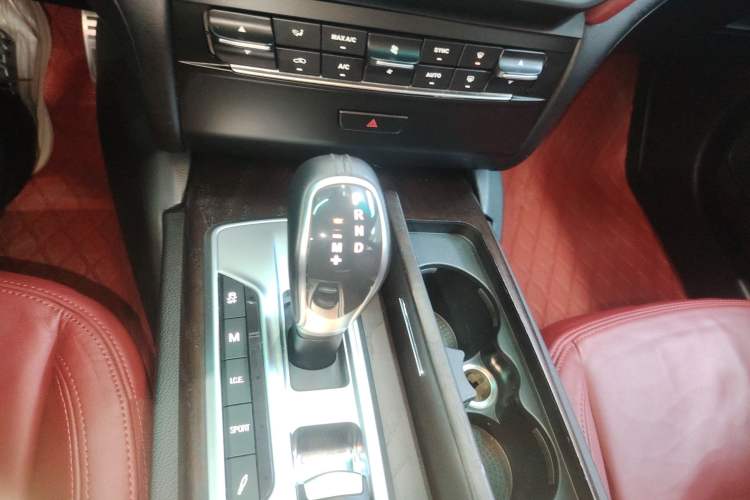 Used Maserati Ghibli 2014 3.0T Standard Edition Gear Lever