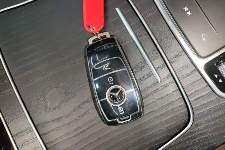 Used Mercedes-Benz E-Class 2022 Revised Version E 300 L Sporty and Stylish Edition
