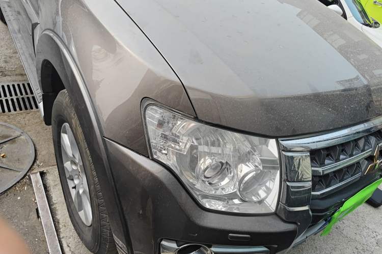 Used Mitsubishi Pajero 2015 3.0L Elite Plus Version China IV Standard