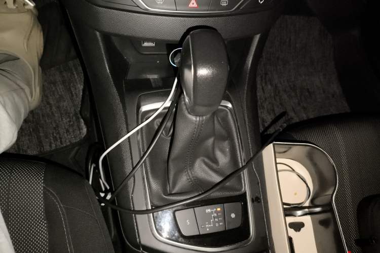 Used Peugeot 308S 2015 1.2T Automatic Jingchi Edition Gear Lever