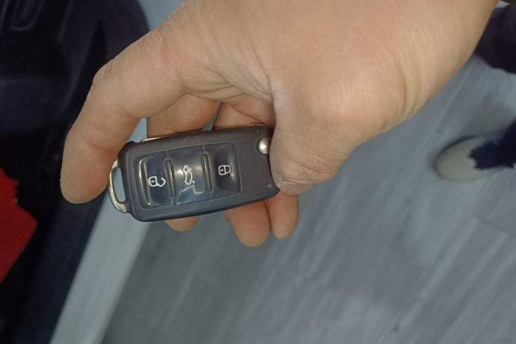 Used Volkswagen Tiguan 2016 280TSI Automatic Two-Wheel-Drive Silk Road Style Edition Interior 1