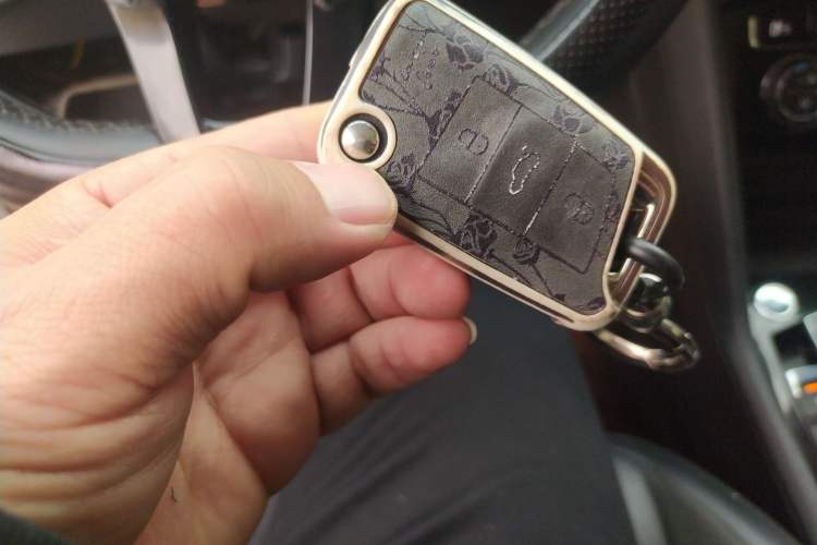 Used Volkswagen Tiguan L 2020 330TSI Automatic Two-Wheel Drive Panoramic Comfort Edition China VI Standard Interior 1