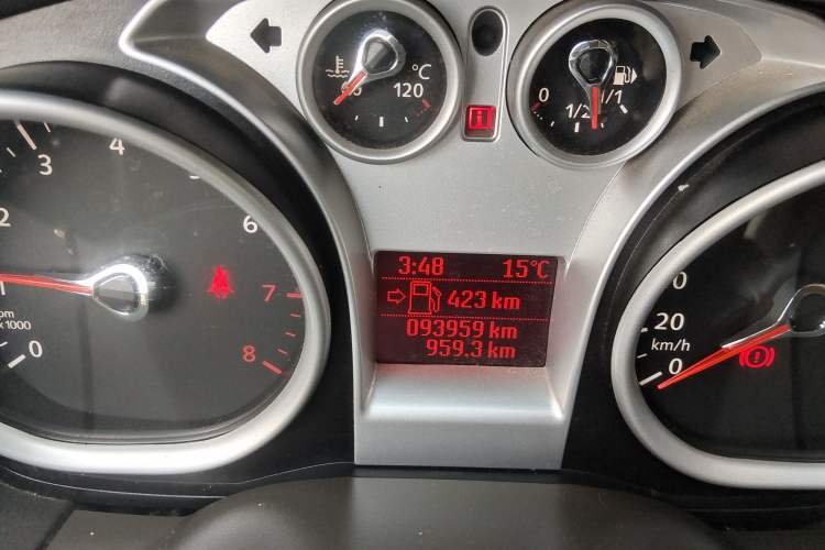 Used Ford Focus 2013 Sedan Classic 1.8L Manual Base Model