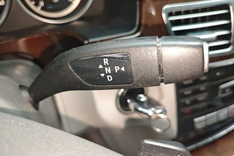Used Mercedes-Benz E-Class 2014 E 260 L Luxury Model Gear Lever