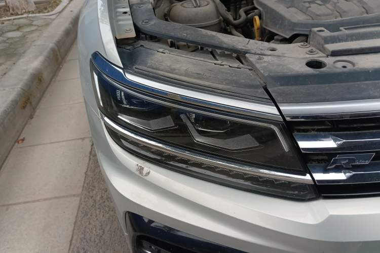 Used Volkswagen Tiguan L 2019 330TSI Automatic Two-Wheel Drive R-Line Flagship Model China VI Standard
