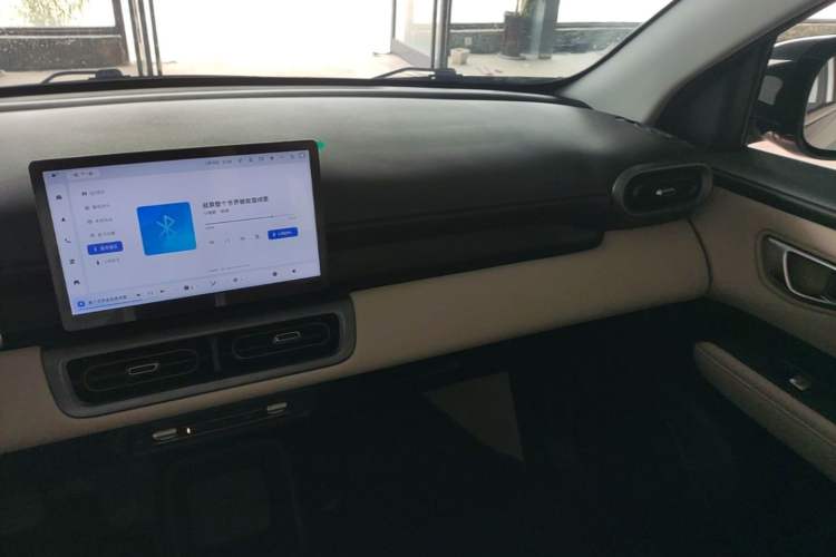Used Wuling Bingo PLUS 2024 330 km Range Five-Seater Version
