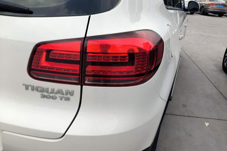 Used Volkswagen Tiguan L 2017 300TSI Automatic Two-Wheel Drive Silk Road Comfort Edition