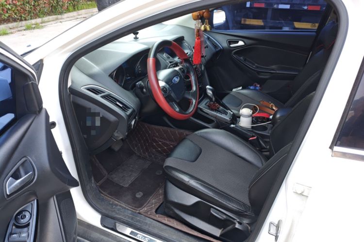 Used Ford Focus 2012 Hatchback 1.6L Automatic Fashion Edition