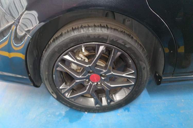 Used Dongfeng Aeolus Yixuan 2022 230T Automatic Adaptive-Beam Knight Edition
